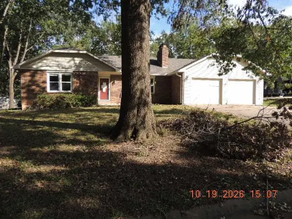 1005 Lisa LN, Richmond, MO 64085