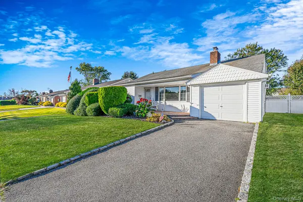 3787 Windsor DR, Bethpage, NY 11714