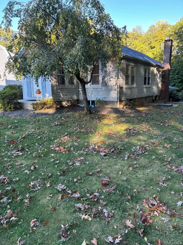 101 Gatto LN, Pearl River, NY 10965