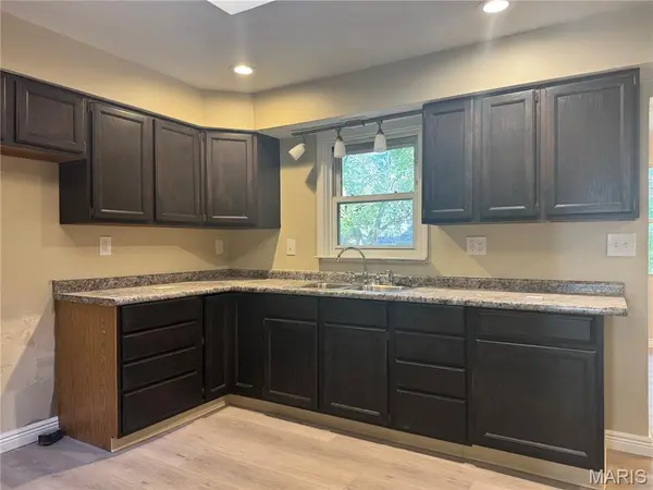 1007 Hutton PL, Ferguson, MO 63135