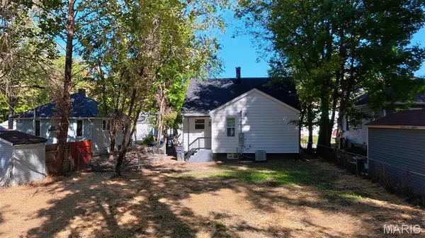 128 S 35th ST, Belleville, IL 62226