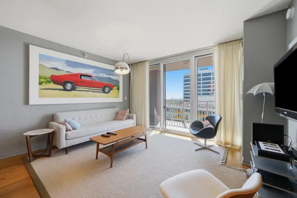 807 DAVIS ST #1301, Evanston, IL 60201