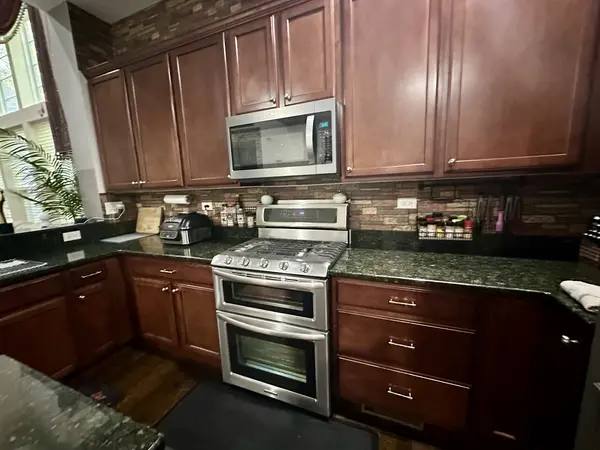 2704 Blakely LN, Naperville, IL 60540