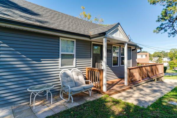 3813 Eastway DR, Island Lake, IL 60042