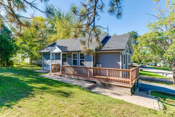 3813 Eastway DR, Island Lake, IL 60042