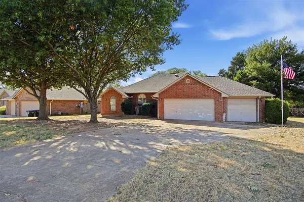 720 Parkwoods DR, Noble, OK 73068