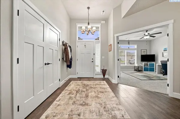 7068 W 31st Pl, Kennewick, WA 99338