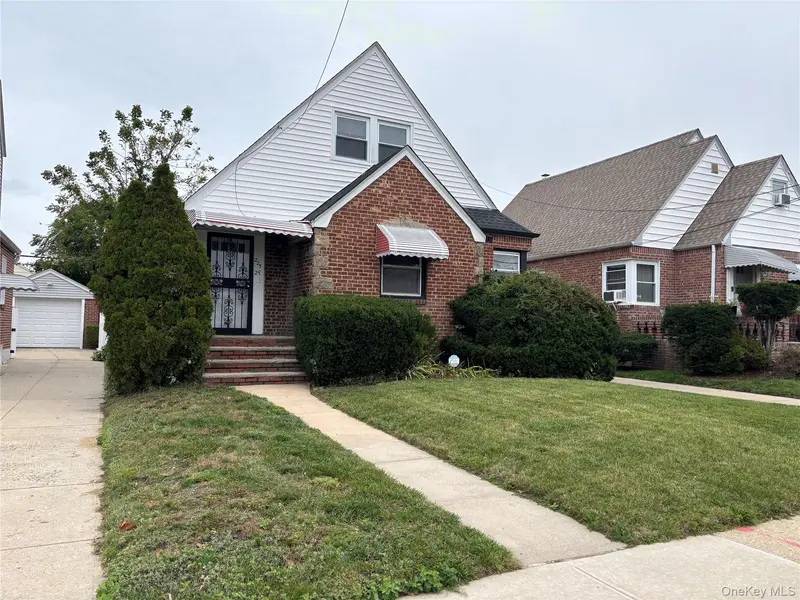 225-25 114th RD, Cambria Heights, NY 11411