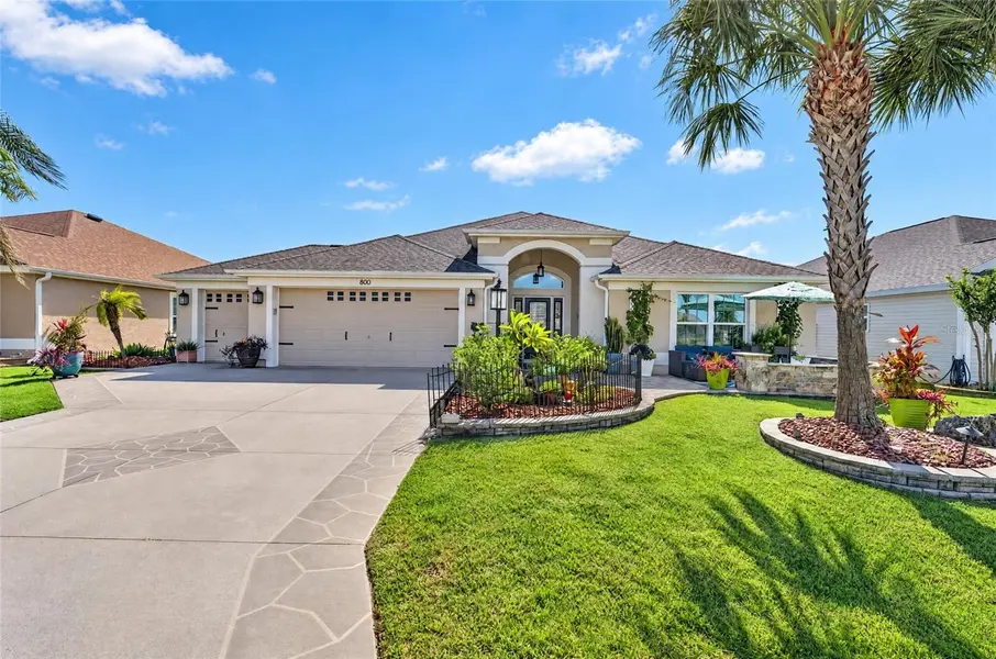 800 COLEMAN DR, The Villages, FL 32163