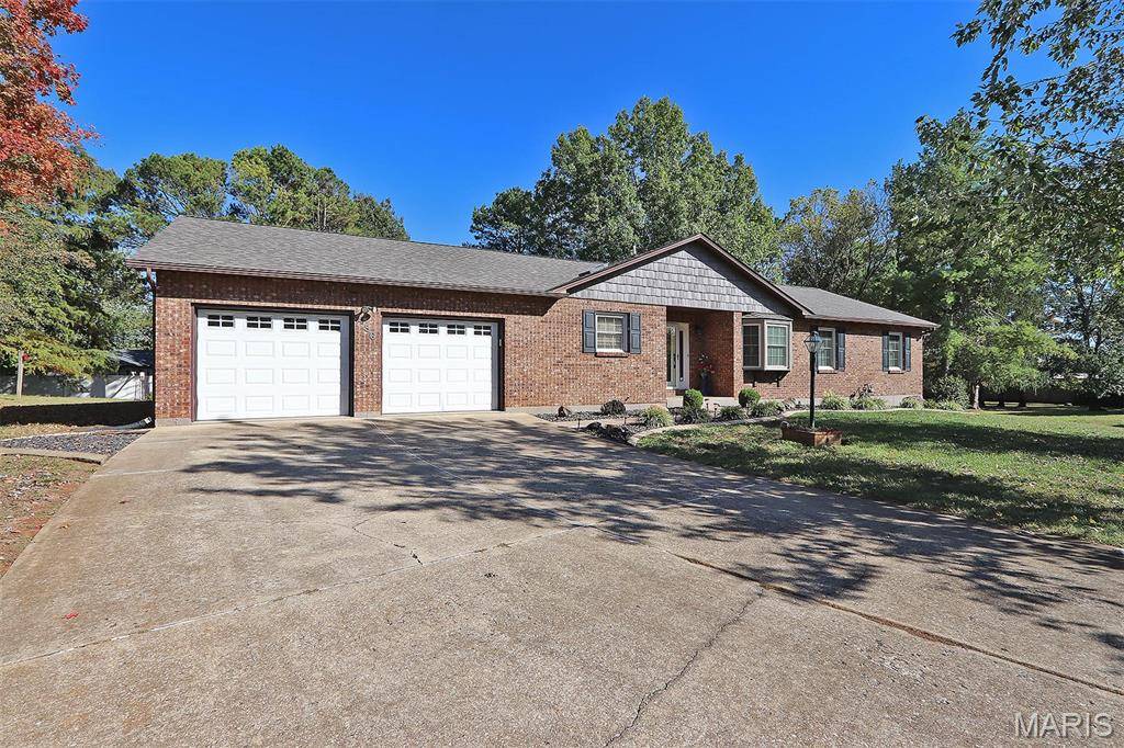 436 Squaw Valley DR, Farmington, MO 63640