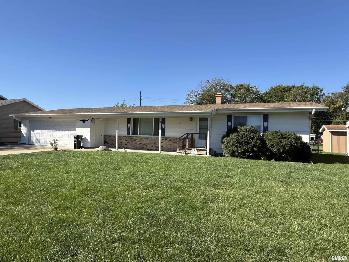 26 S 17TH AVE, Canton, IL 61520