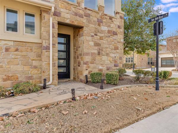 300 Jeffrey David LN W, Austin, TX 78717