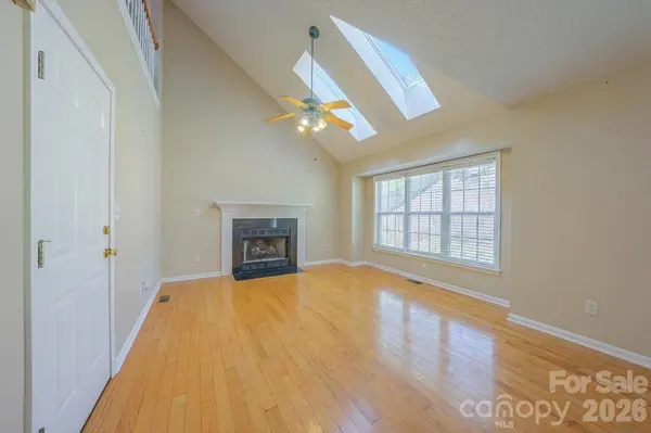 89 N Wintergarden RD, Fletcher, NC 28732