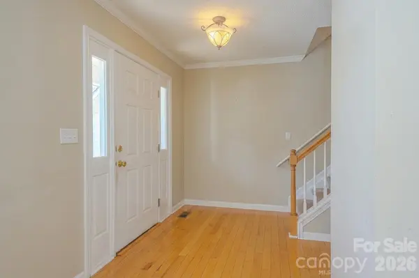 89 N Wintergarden RD, Fletcher, NC 28732