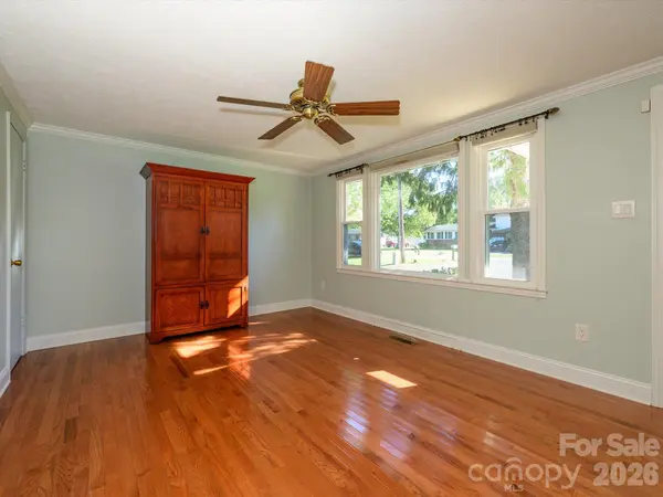 3714 Fieldcrest CIR NW, Concord, NC 28027