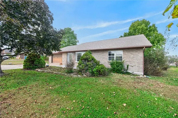 33 Bryant RD, Eldon, MO 65026