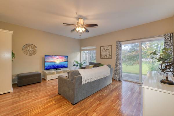 2235 Vanderbilt DR, Geneva, IL 60134