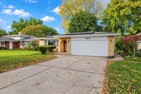 984 Cuyahoga DR, Bartlett, IL 60103