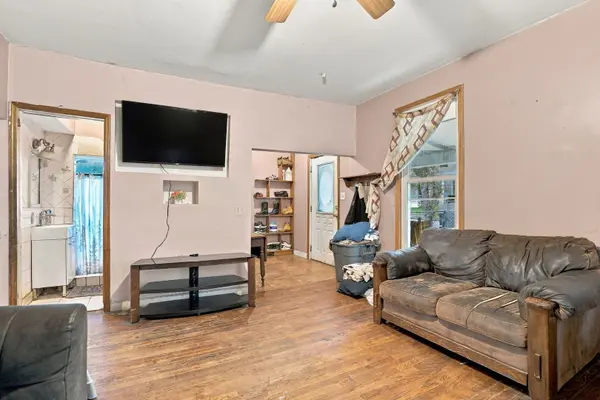 1115 W 7TH ST, Davenport, IA 52802