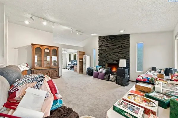 921 Road 56, Pasco, WA 99301