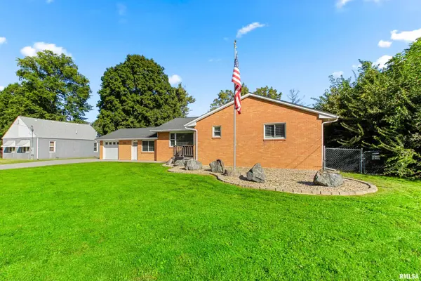 1805 BLOOMINGTON RD, East Peoria, IL 61611