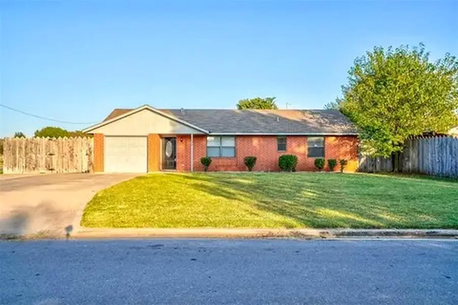 235 Deer DR, Cache, OK 73527
