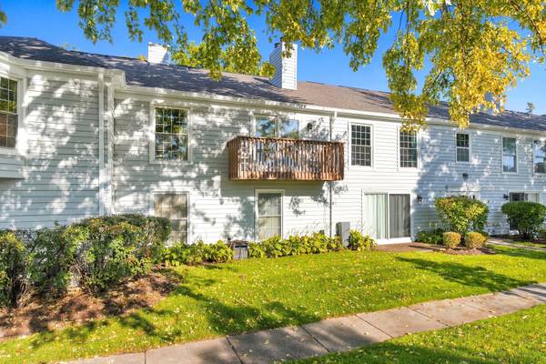 1170 Spring Garden CIR #70, Naperville, IL 60563