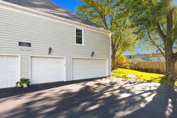 1170 Spring Garden CIR #70, Naperville, IL 60563