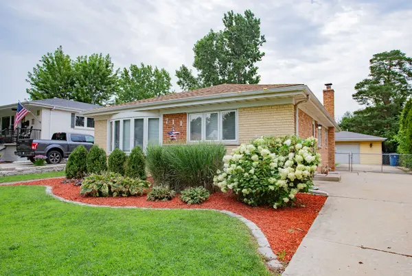 711 Schiller ST, Itasca, IL 60143