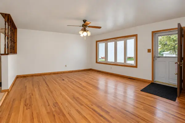 5114 W 78th CT, Schererville, IN 46375