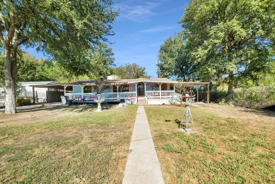 206 Circle DR, Buda, TX 78610