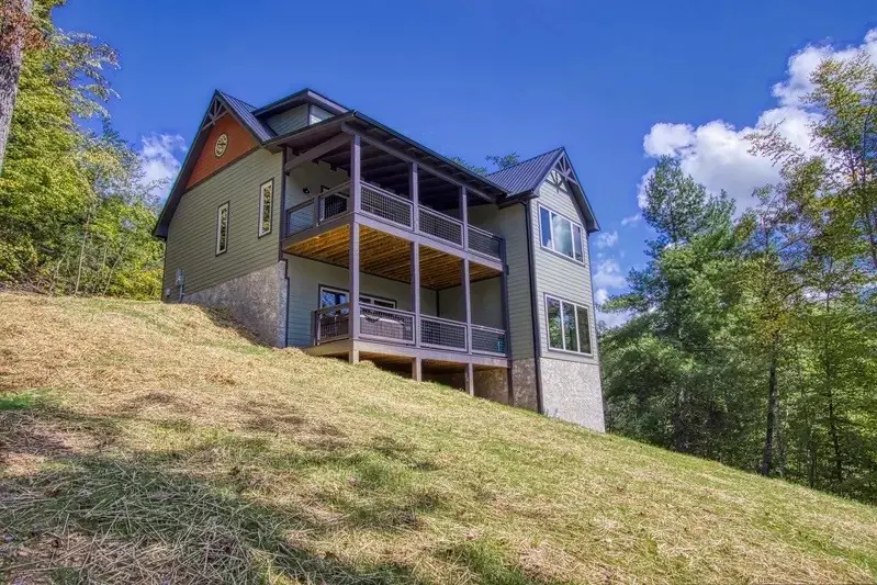 1504 Bear Valley Rd, Sevierville, TN 37876