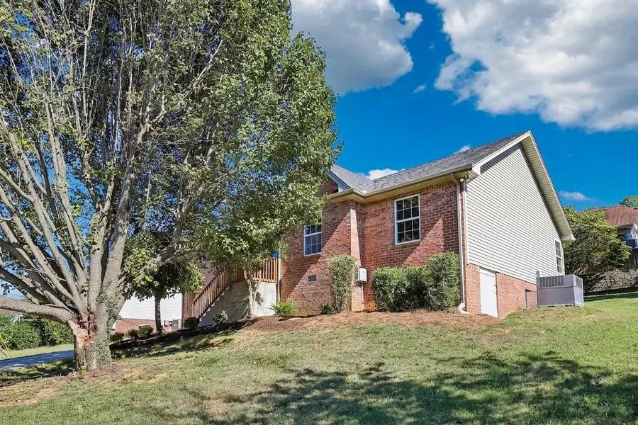 120 Jesse Brown Dr, Goodlettsville, TN 37072