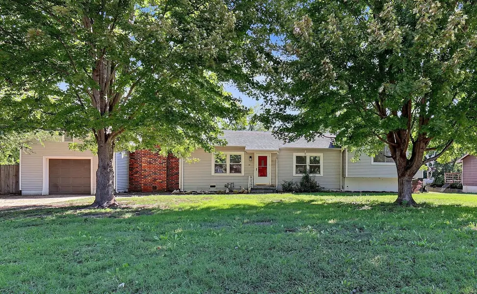 276 S Van Arsdale Ave, Haysville, KS 67060