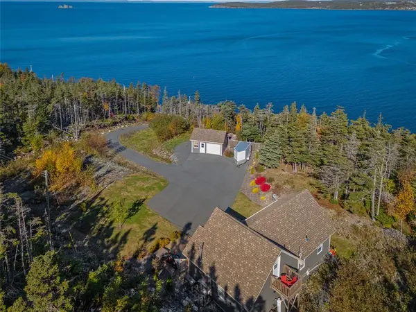 33 Old Track Road, Whiteway, NL A0A1A0