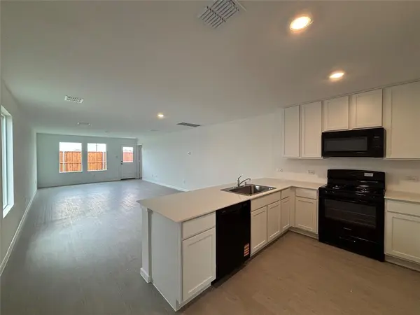 936 Pastern Street, Aubrey, TX 76227
