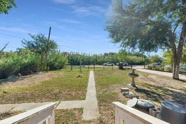 206 Circle DR, Buda, TX 78610