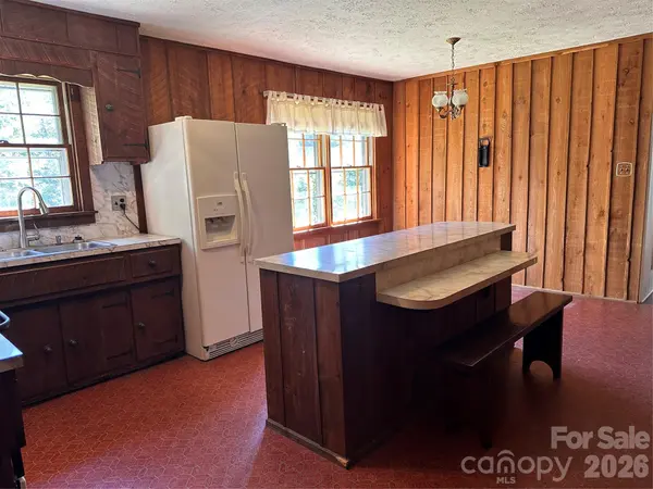 2727 Haas LN, Lenoir, NC 28645