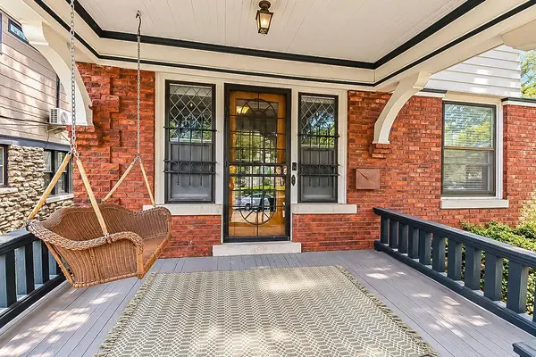 3215 Central ST, Kansas City, MO 64111