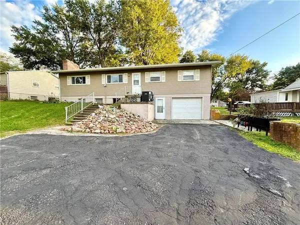 1216 W Crestview DR, Maryville, MO 64468