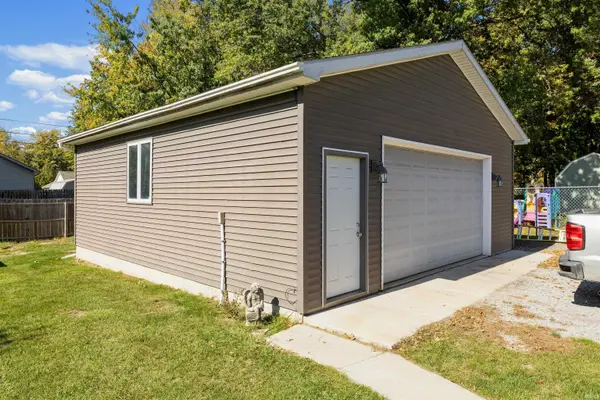 2029 Lathrop DR, Fort Wayne, IN 46808