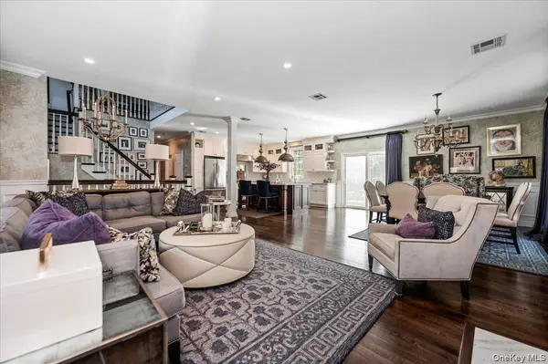 76 Bay RD, Huntington, NY 11743