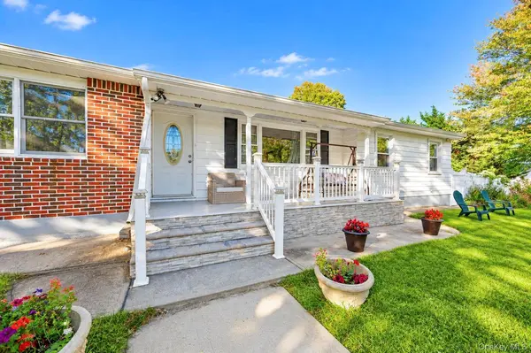 431 Blue Point RD, Farmingville, NY 11738