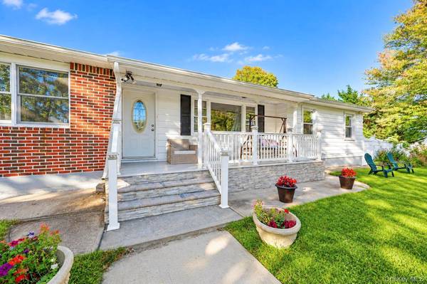 431 Blue Point RD, Farmingville, NY 11738
