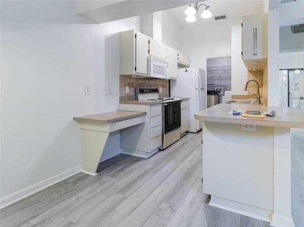 2850 SW 38TH PL, Gainesville, FL 32608