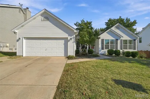 884 Chestnut Oak DR, St Charles, MO 63303