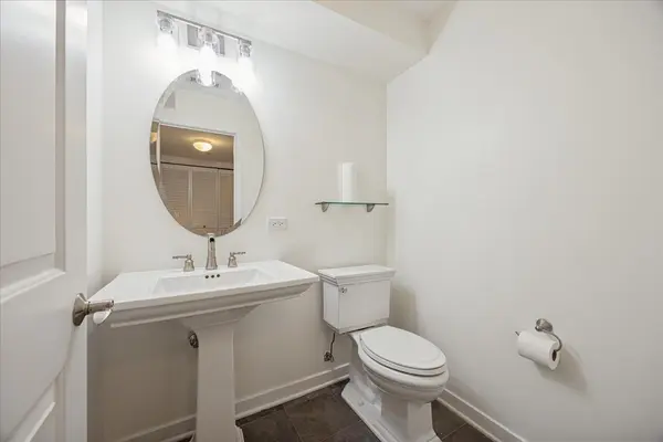 2321 S WABASH ST #17, Chicago, IL 60616
