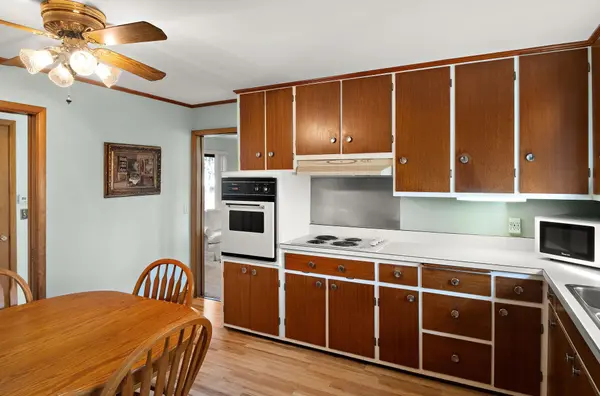 608 E 2nd ST, Waconia, MN 55387