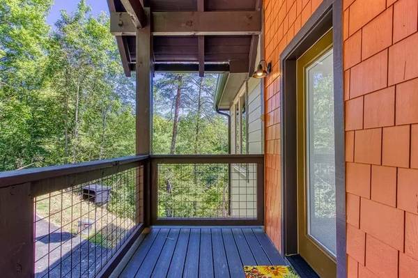 1504 Bear Valley Rd, Sevierville, TN 37876