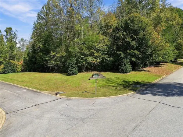 101 Autumn Leaves WAY, Marietta, SC 29661